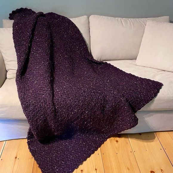 HAND CROCHETED BLANKET - Picture 1 of 4